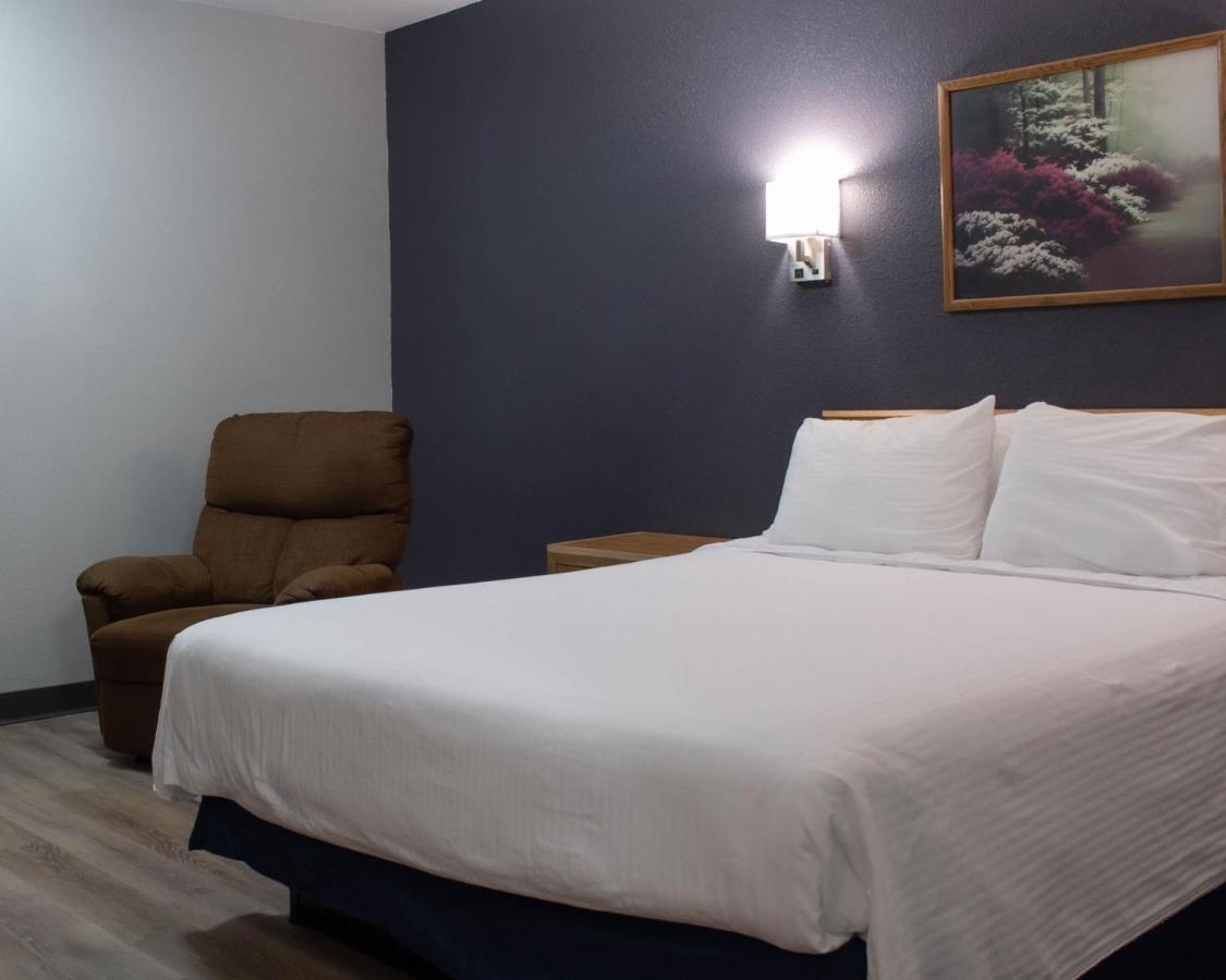 New Victorian Inn & Suites-Норфолк Экстерьер фото