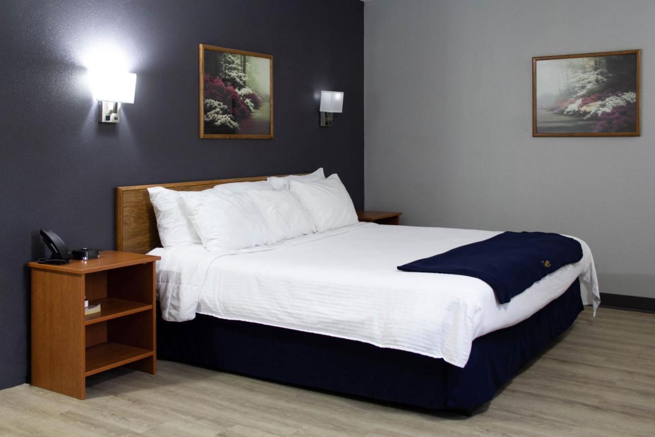 New Victorian Inn & Suites-Норфолк Экстерьер фото