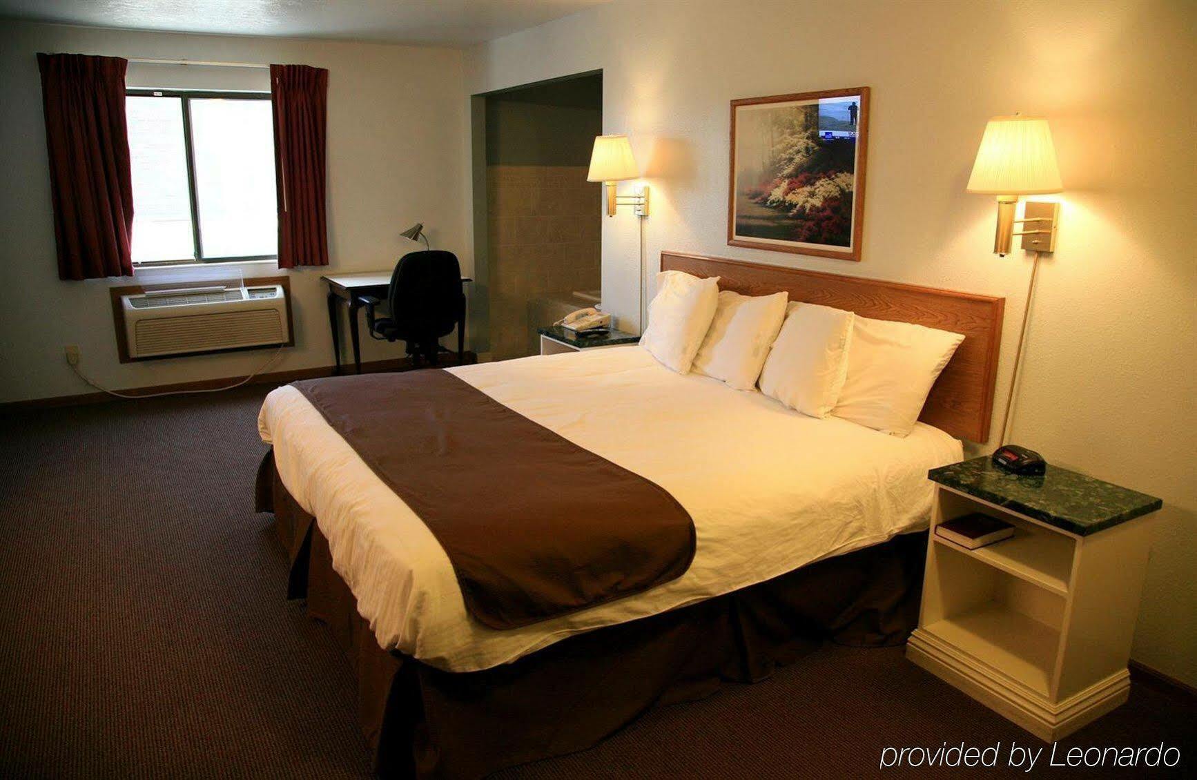 New Victorian Inn & Suites-Норфолк Экстерьер фото